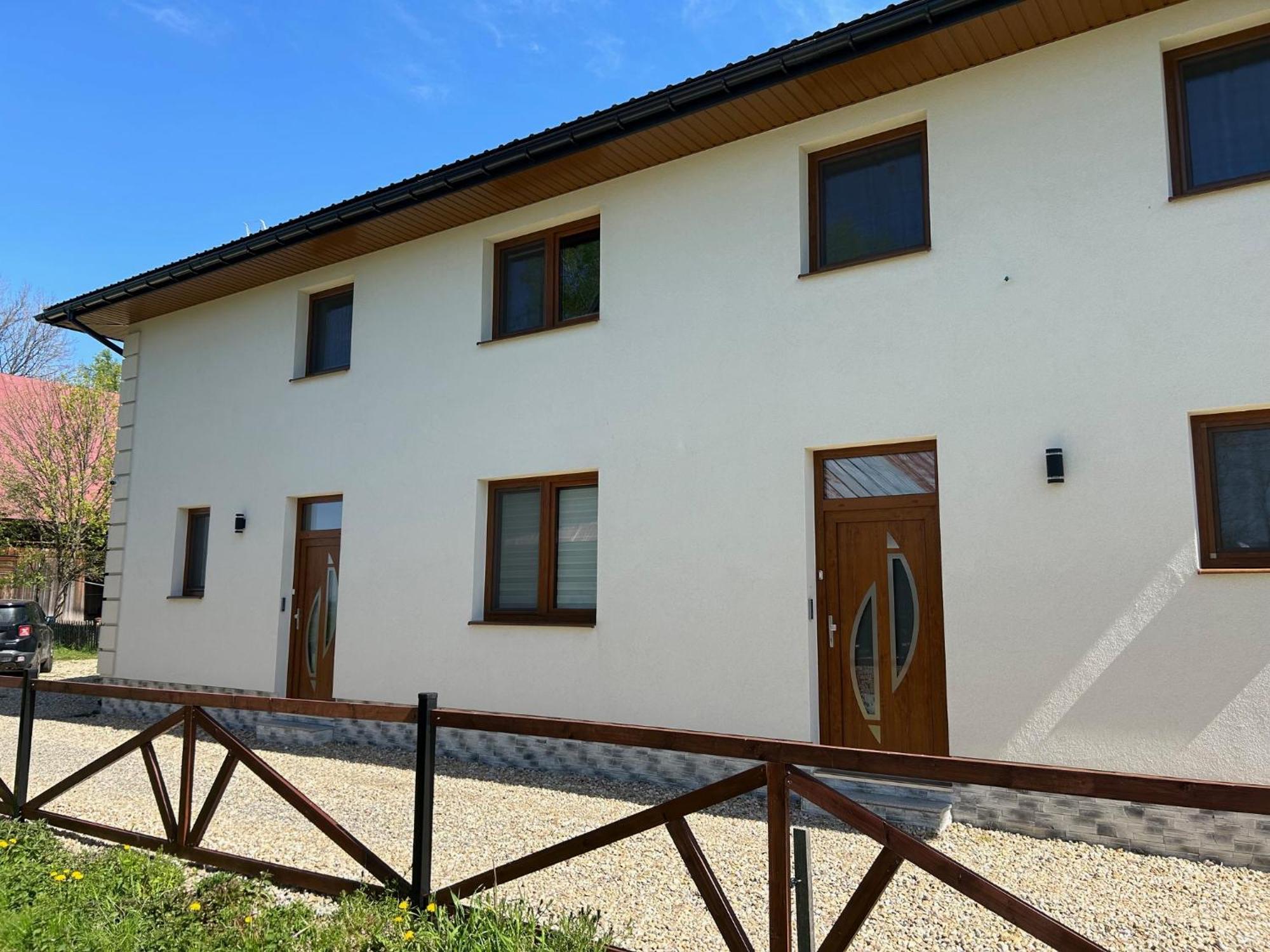 Styry Pory Roku Apartamento Groń Exterior foto