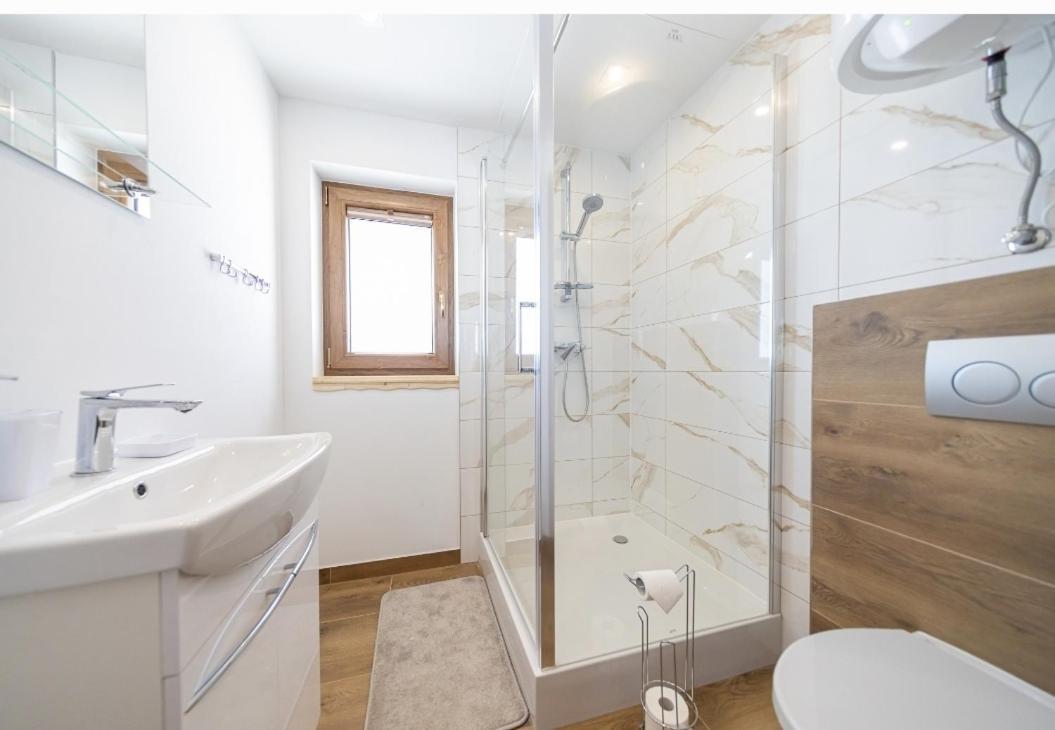 Styry Pory Roku Apartamento Groń Exterior foto