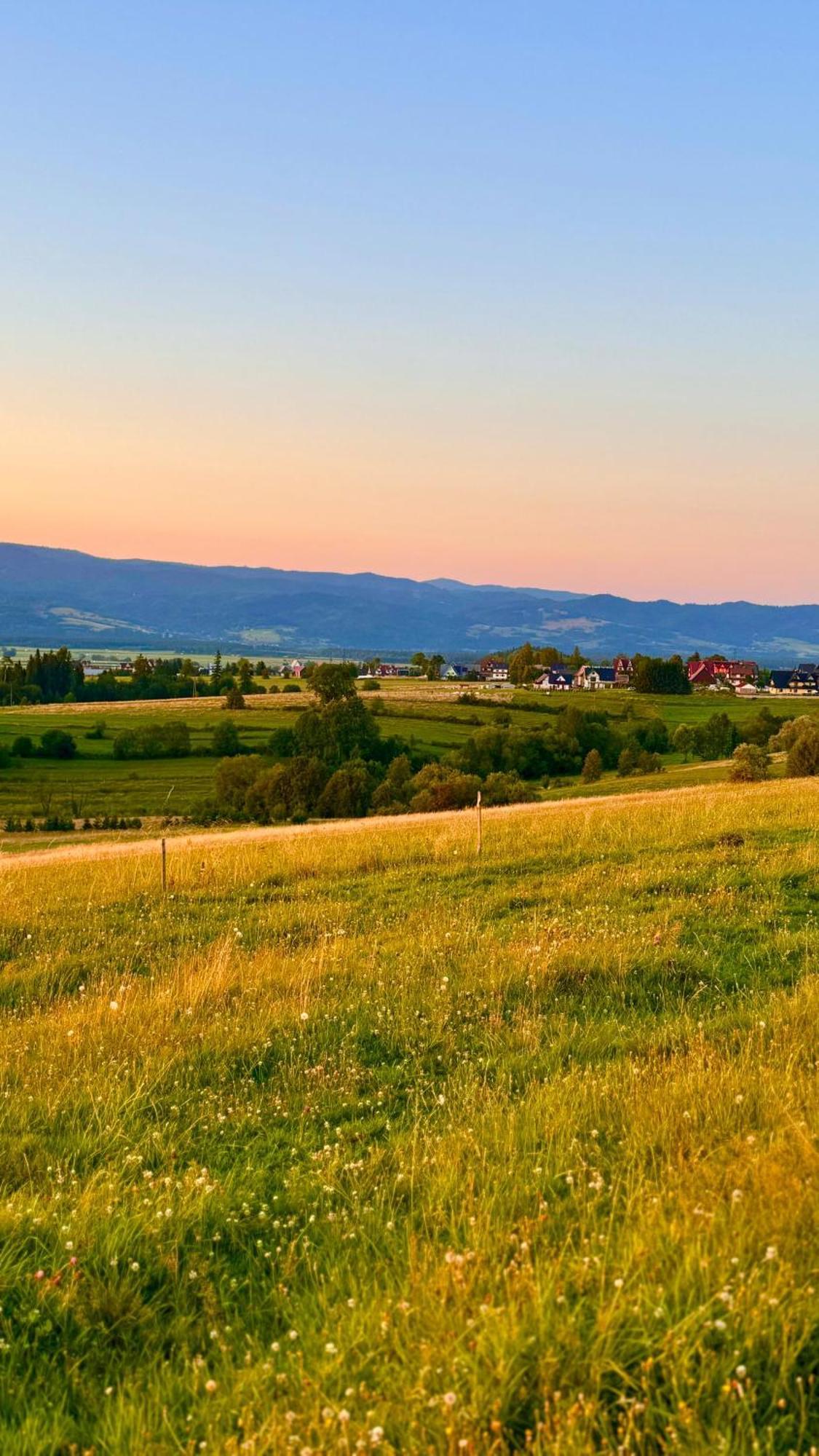 Styry Pory Roku Apartamento Groń Exterior foto