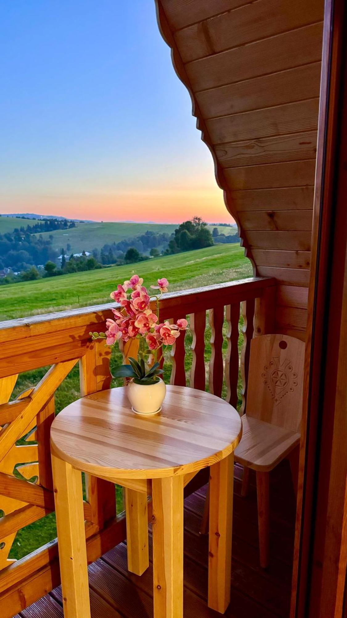 Styry Pory Roku Apartamento Groń Exterior foto